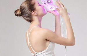 LED Maska – Ako funguje a Čo sú to Kožné Prínosy LED Svetelnej Terapie?